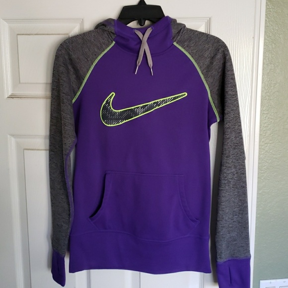 Nike athletic pullover sweatshirt. - Picture 2 of 4